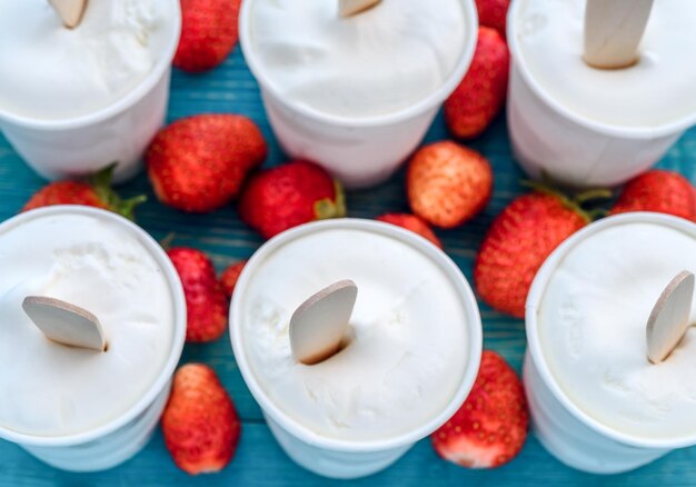 Jaki jogurt naturalny wybierać dla zdrowia?
