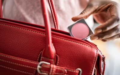 Co zrobić gdy skórzana torebka farbuje?