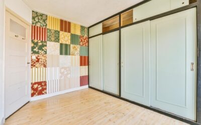 Jaki kolor boazerii w przedpokoju pomoże stworzyć przytulną atmosferę?