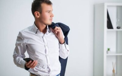 Męska koszula – jak ją nosić z klasą i wyczuciem?