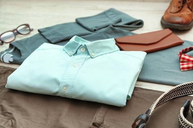 Sprytne triki na składanie koszul z krótkim rękawem