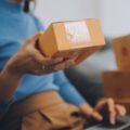 Jak najlepiej wysyłać paczki, by uniknąć problemów?